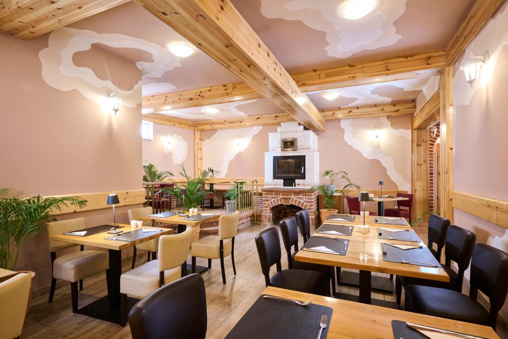 Hotel Kadoor Karlovac Buitenkant foto