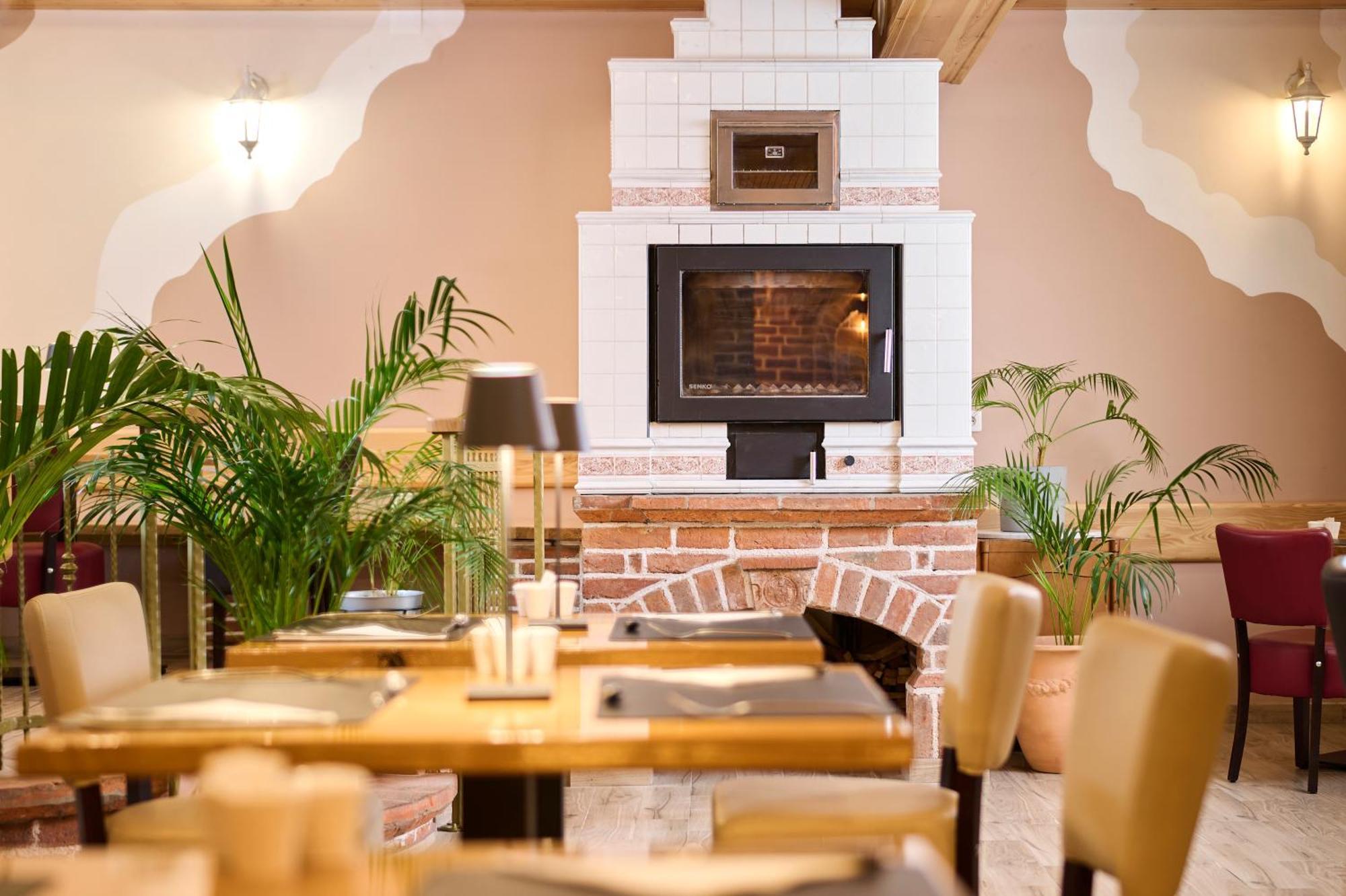 Hotel Kadoor Karlovac Buitenkant foto