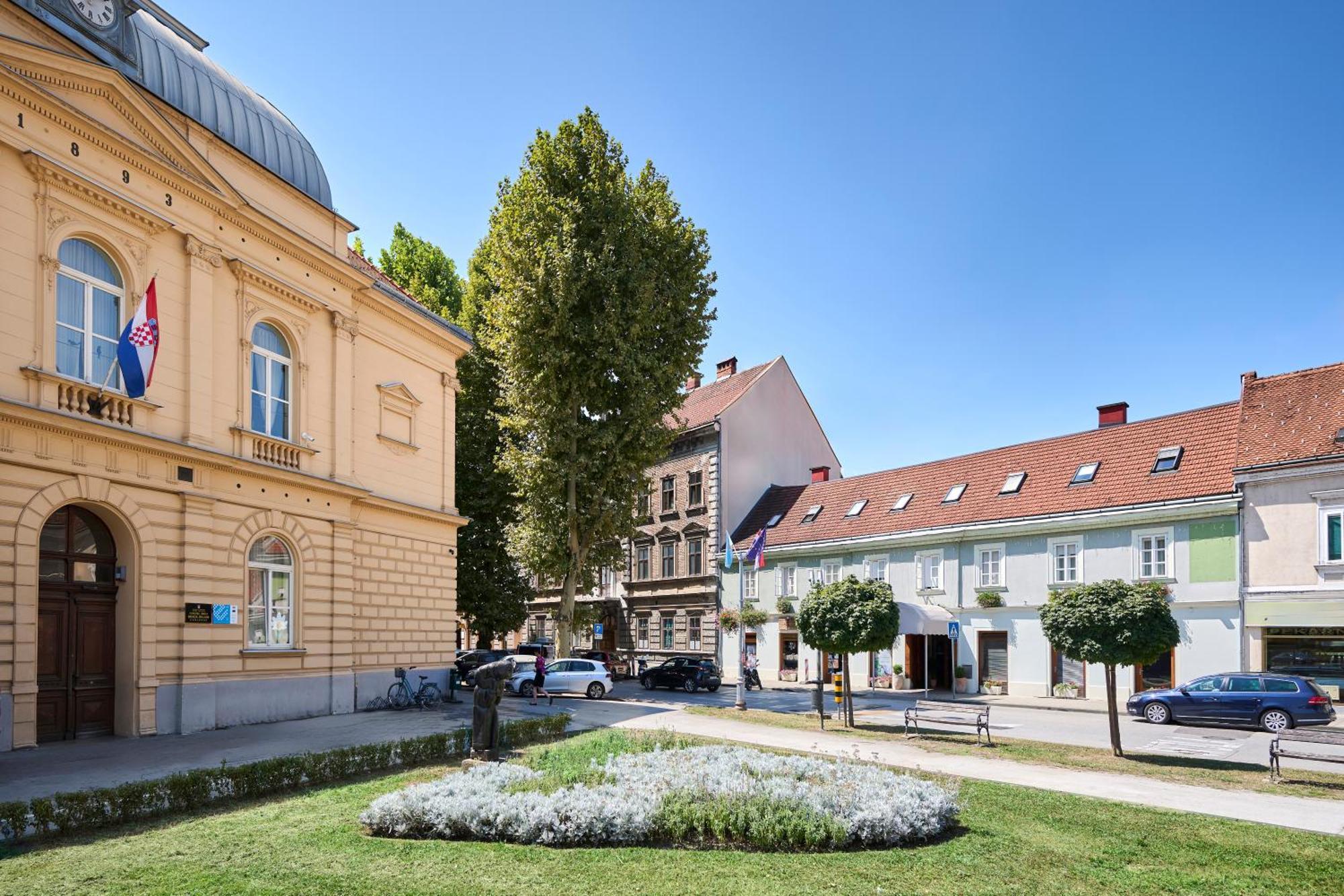 Hotel Kadoor Karlovac Buitenkant foto