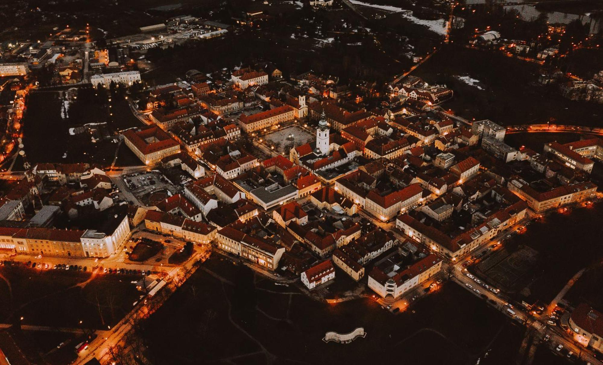 Hotel Kadoor Karlovac Buitenkant foto