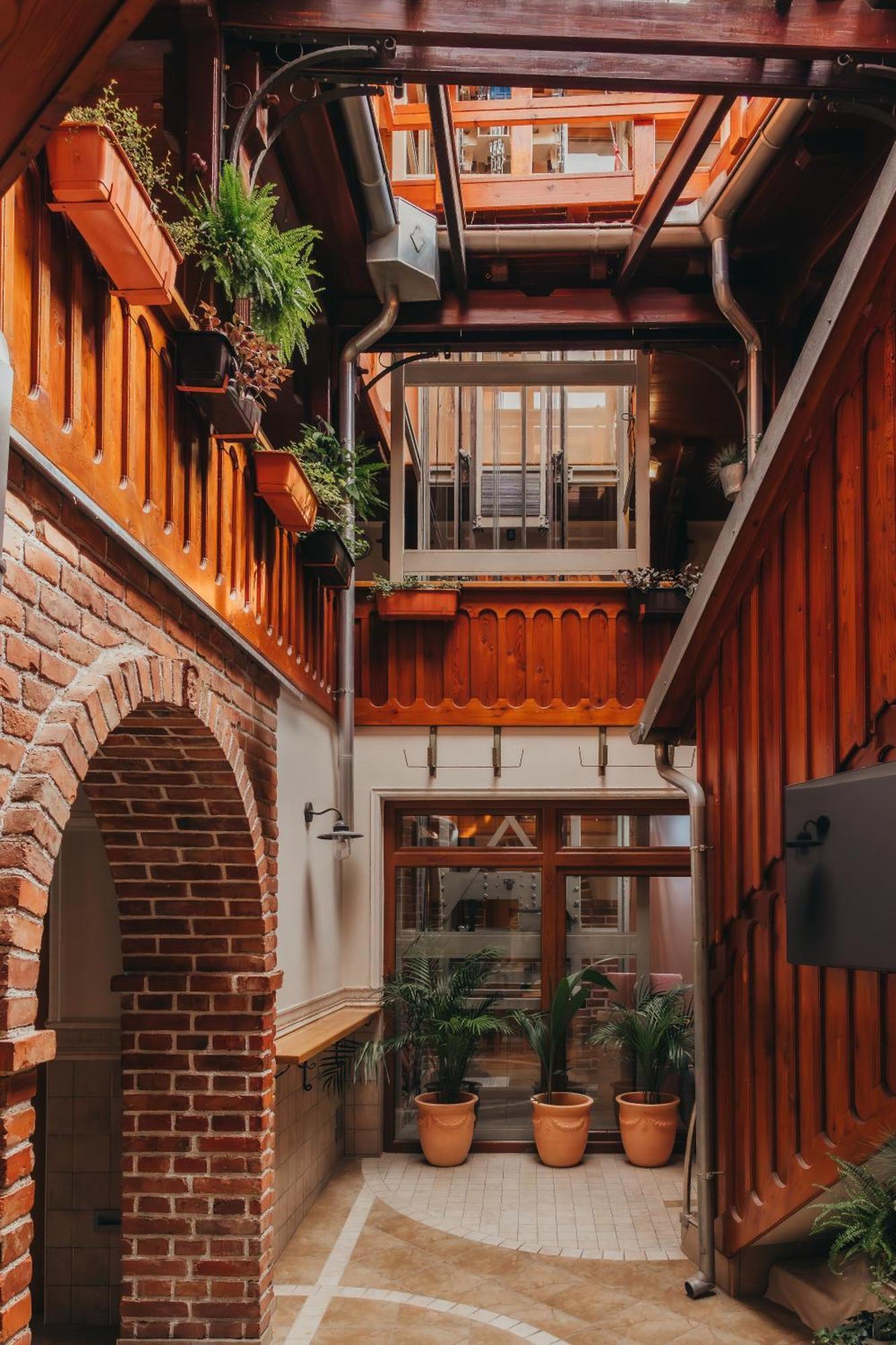 Hotel Kadoor Karlovac Buitenkant foto